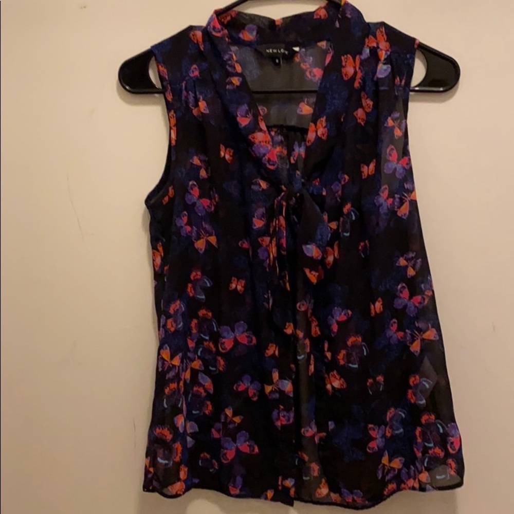 Sleeveless blouse